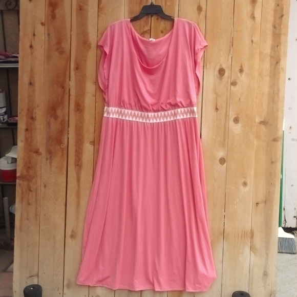BONGO Dresses & Skirts - Maxi dress- Collar/pink- color might differ because of lighting.
